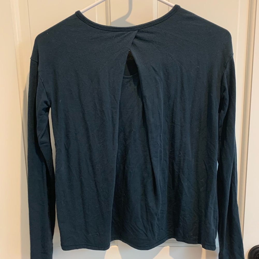 Athleta girls emerald green long sleeve w/ keyhole